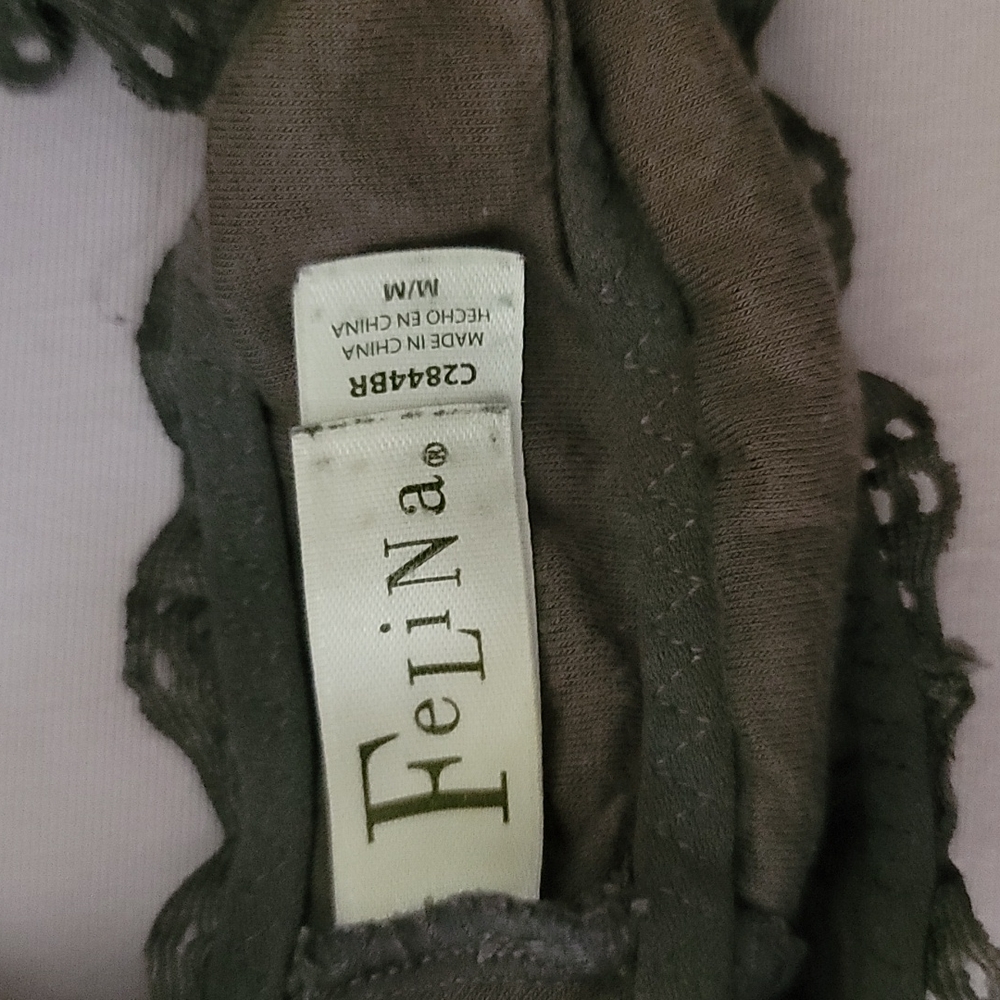 Bras - Picture 4 of 4